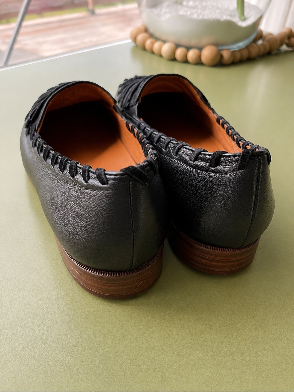 Earthies Women’s Black Leather & Velvet Slip-On Loafers 6.5 - Picture 2 of 8